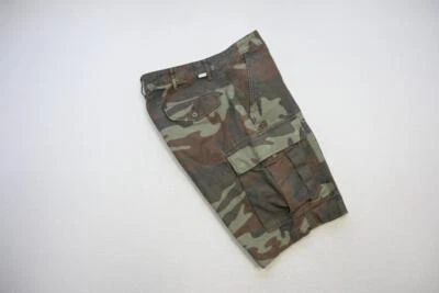 Vintage Levis Cargo Shorts Loose Camo Khaki Chino Baggy Mens Size 36 - Image 1 of 4