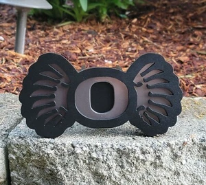 University of Oregon Custom w/ Wings Hitch Cover (Black & Silver) - Bild 1 von 3