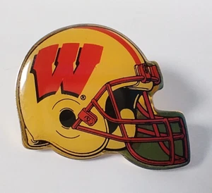 Wisconsin Badgers Fútbol Pin Sombrero Solapa Pin Casco de Fútbol - Imagen 1 de 3