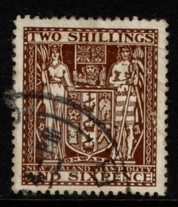 New Zealand 1931 1940 2/6 deep brown Fiscal Arms SGF147 Used - Bild 1 von 1