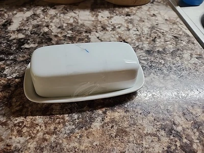 Vintage Corning 81-TY E0 White Butter Dish With Cover Made in the USA - Image 1 of 2