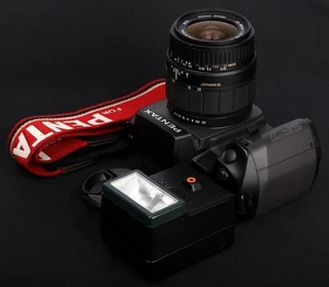 Pentax SF7 QD 35mm Film AF SLR + Sigma AF 28-80mm Asph Lens & AF200SA Flash Kit - Picture 1 of 13
