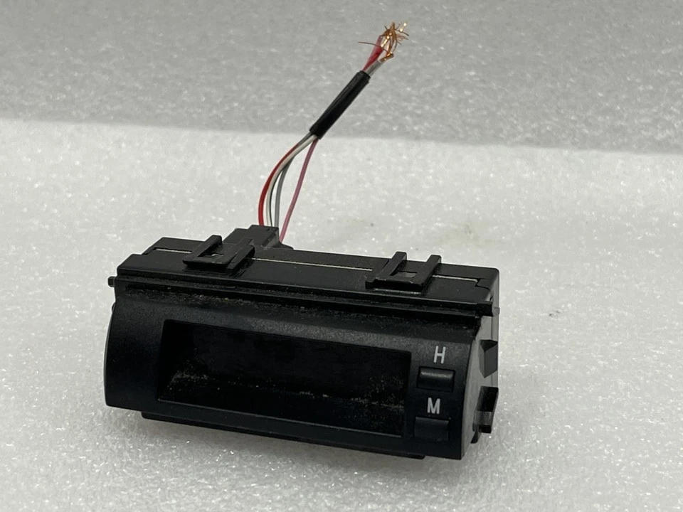 2004 2005 2006 2007 2008 2009 TOYOTA PRIUS ПРИБОРНОЙ ПАНЕЛИ ЧАСЫ 83910-47040 - Изображение 1 из 3