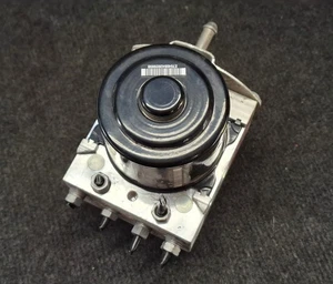 95B614518P Pompa ABS Porsche Macan 95B - Foto 1 di 6