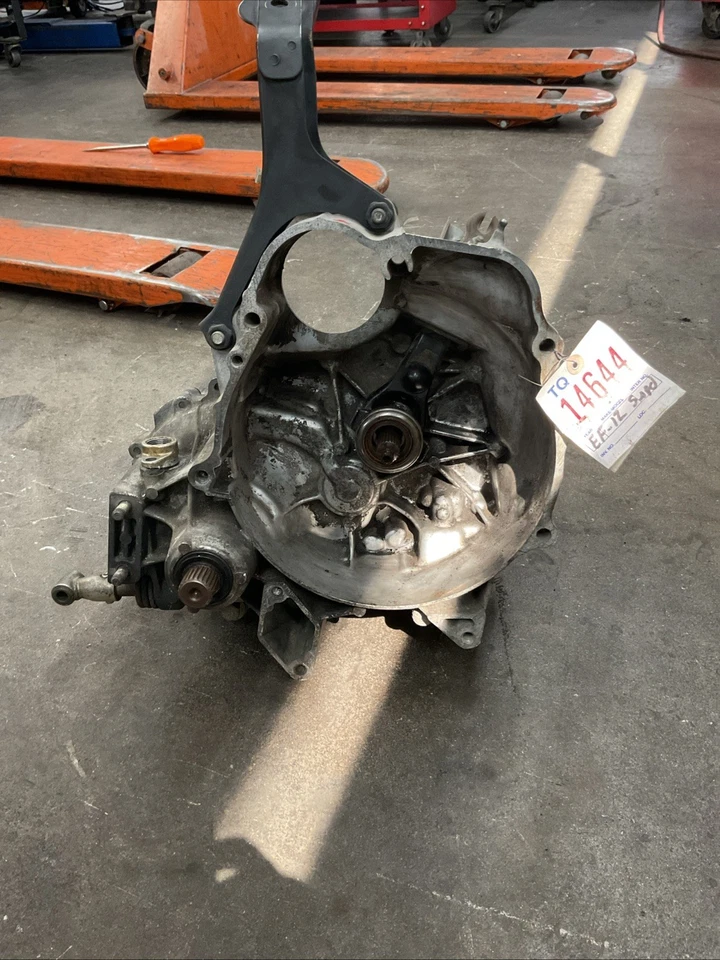 Subaru Justy 87-94 transmisión manual 5 velocidades Ef-12 tracción delantera Foto 1 de 4