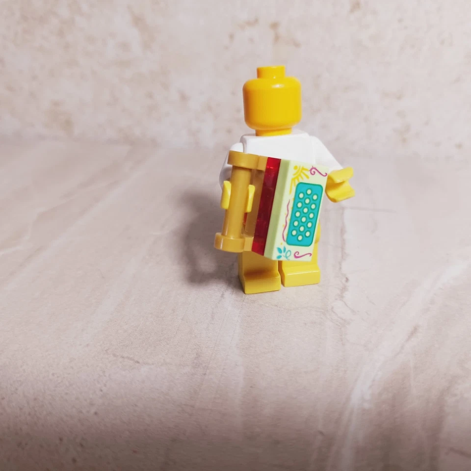 New LEGO Instrument Holiday PEARL GOLD Hand Piano Accordion Juke box Squeeze - Image 1 of 1