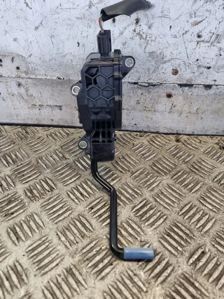 LEXUS UX250H ACCELERATOR PEDAL 78110-76151 2.0L HYBRID CVT PET SUV 2022 — 第 1/4 张图片