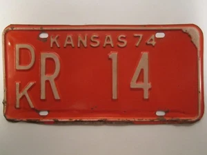 KENNZEICHEN Autoschild 1974 Kansas DK R 14 Dickinson County niedrige Nummer [Z277] - Bild 1 von 1