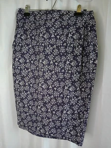 Rip Skirt Hawaii Wrap Size Medium Length 3 Knee Floral Quick Dry Hook & Loop - Picture 1 of 3