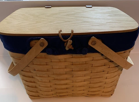 Longaberger Picnic Basket w Pie Stand 2003 cloth + 1 plastic liner Leather Hinge Cover