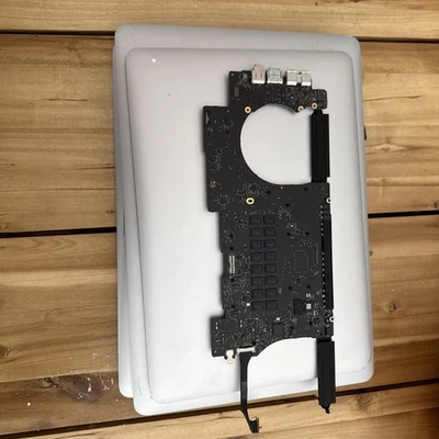 3x Apple MacBook Pro 15zoll 2015 - Bild 1 von 4