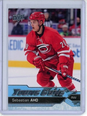 2016-17 Upper Deck Sebastian Aho YOUNG GUNS #210 Rookie - Imagem 1 de 2