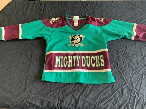 Vintage Anaheim Mighty Ducks Kids Jersey / Sweater Age 5 Cover
