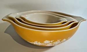 PYREX Butterfly Gold Complete Set of 4 Cinderella Nesting Bowls Vintage EUC - Picture 1 of 15