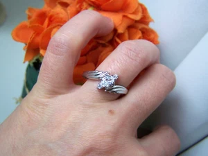 GORGEOUS VINTAGE STYLE 925 SOLID STERLING SILVER ENGAGEMENT DRESS RING SIZE V - Picture 1 of 14