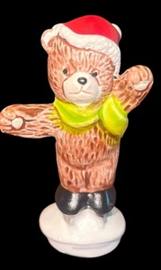 Figura de repuesto musical de oso patinador Navidad alrededor del mundo años 80 vintage - Imagen 1 de 4