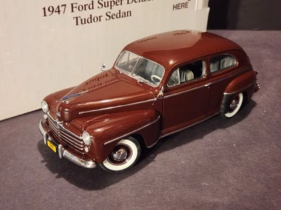 Ford Deluxe Tudor 1947 Danbury como nuevo sedán 1/24 modelo diecast - granate, nuevo en caja Foto 1 de 4