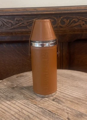 Dewars 12 Vintage Leather Wrapped Flask with 2 Metal Shot Glasses Excellent - Image 1 of 4