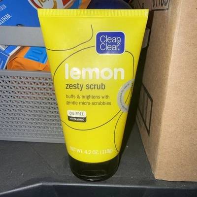 New Clean & Clear Lemon Zesty Brightening Facial Scrub Oil Free 4.2 Fl.Oz  - Image 1 of 3