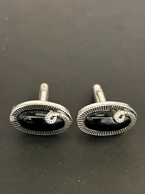 Gemelos cola de serpiente Swank Ouroboros vintage tono plata piedra ovalada negra Foto 1 de 4