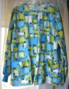 Blue Green Flower Pattern Medical Nursing Scrub Jacket Size Medium Preowned - Picture 1 of 4