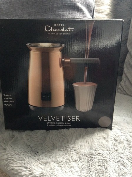 Starbucks Verismo 600 Espresso Coffee Machine - Pod Machine - Graphite Photo Related