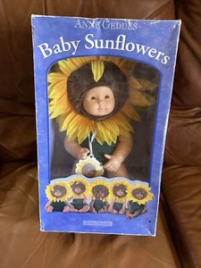 Vintage brandneu geöffnete Schachtel Anne Geddes Baby Sonnenblume Puppe mit Box - Bild 1 von 6