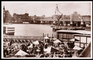51 Bar South Bank Exhibition Festival Of Britain London RPPC Postcard - Picture 1 of 2