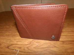 New Volcom Mens Bi-Fold Leather Wallet Brown Has Five Credit Card Pockets No Box - Picture 1 of 3