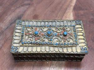 Antik Vintage Nepal Messing Schmuck Kommode Geheimdose mit Cabochon Steinen - Bild 1 von 7