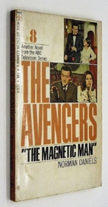 THE AVENGERS #8 THE MAGNETIC MAN by Norman Daniels 1968 PB John Steed Mrs. Peel - Foto 1 di 9