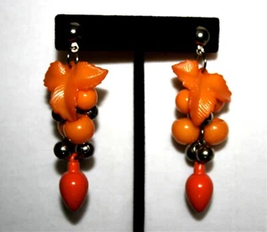 Vintage Early Plastic / Bakelite? Amber Yellow Orange Leaf Motif Dangle Earrings - Picture 1 of 6