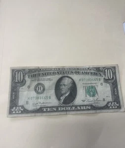 SERIES 1981 $10 TEN DOLLAR FEDERAL RESERVE NOTE No 8 - Picture 1 of 5
