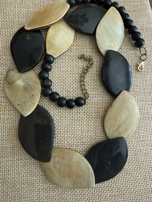 Collar de cuerno de búfalo genuino beige y negro (18-20) Foto 1 de 3