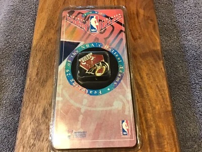 1995 NBA OFFICIAL TRADING PINS Chicago Bulls Vintage - Image 1 of 4