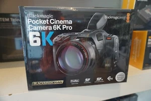 Blackmagic Design Pocket Cinema Camera 6K PRO NUOVO immediatamente disponibile rivenditore NUOVO - Foto 1 di 5