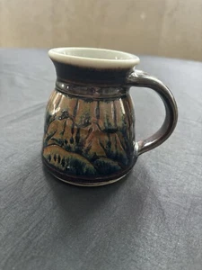 Mountain Range Scene Signed Art Studio Pottery Mug - Foto 1 di 11