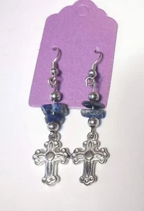 Pendientes colgantes de gancho colgante de 2" con chip de cruz y lapislázuli hechos a mano - Imagen 1 de 1