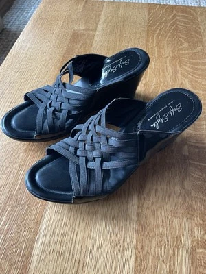 Nueva sandalia de cuña elástica estilo suave de Hush Puppies talla 8 W Foto 1 de 4