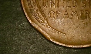 😱 ERROR! Clipped Planchet 1944 Lincoln Wheat Cent Penny-Combined Shipping! - Picture 1 of 7