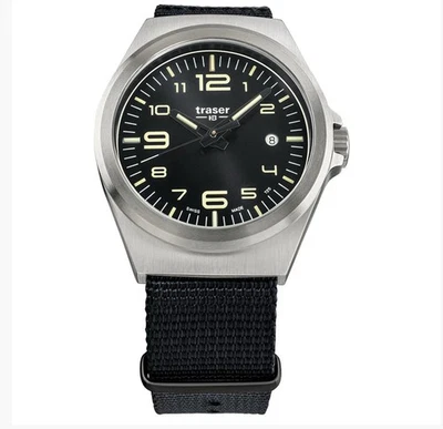 Reloj de cuarzo Traser P59 Essential M 108638 para hombre Foto 1 de 4