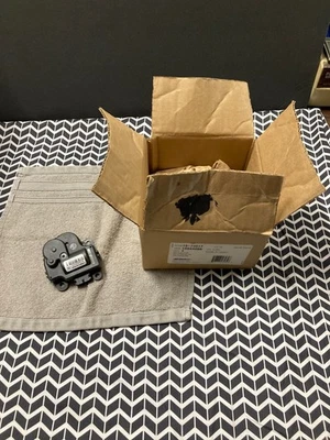 HVAC Heater Blend Door Actuator ACDelco 15-73517, 15844096 - Image 1 of 4