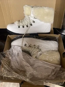 Comfort view Arctic Women’s Boot Size 12 Wide with Brand New In Box - Picture 1 of 2
