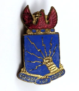 WWII Army Air Force Training Center Pin Prepare For Combat Enamel On Brass - Picture 1 of 3