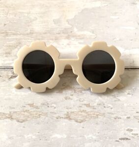 BabyGap Flower Sunglasses Cream Frames Black Lenses NEW Girls Summer Gap Kids 