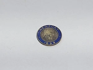 Insignia Newport 1639 vintage ~ TS - Imagen 1 de 2