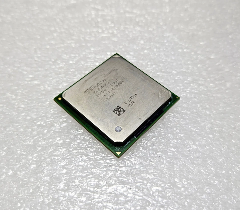 Intel Celeron D 320 2.4 GHz 2.40GHZ/256/533 SL7KX Socket 478 - Image 1 of 1
