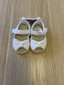 Baby Girl 3-6 Months Child Of Mine By Carter’s White Floral Embroidered Sandals - Picture 1 of 2