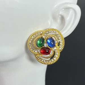 Gripoix Style Cabochon Ohrringe Love Knot Kleeblatt goldfarben durchbohrt rot grün - Bild 1 von 6