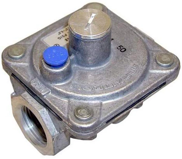Regulador de Presión de Gas Maxitrol RV48L, Rosca FPT de 1/2" o 3/4", 1/2 PSIG In, LP y NG Foto 1 de 1